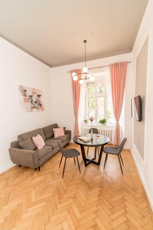 تيميشورا Central Premium Suites المظهر الخارجي الصورة