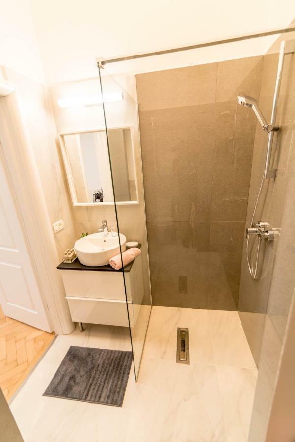 تيميشورا Central Premium Suites المظهر الخارجي الصورة